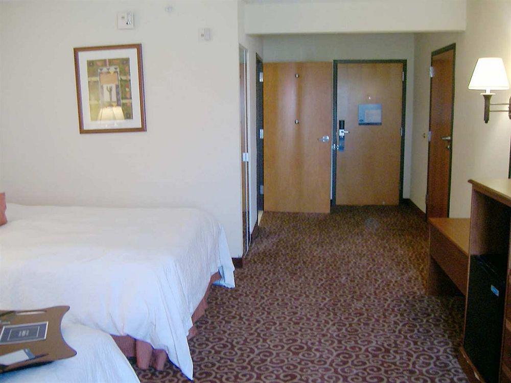 Hampton Inn Eagle Pass Room photo