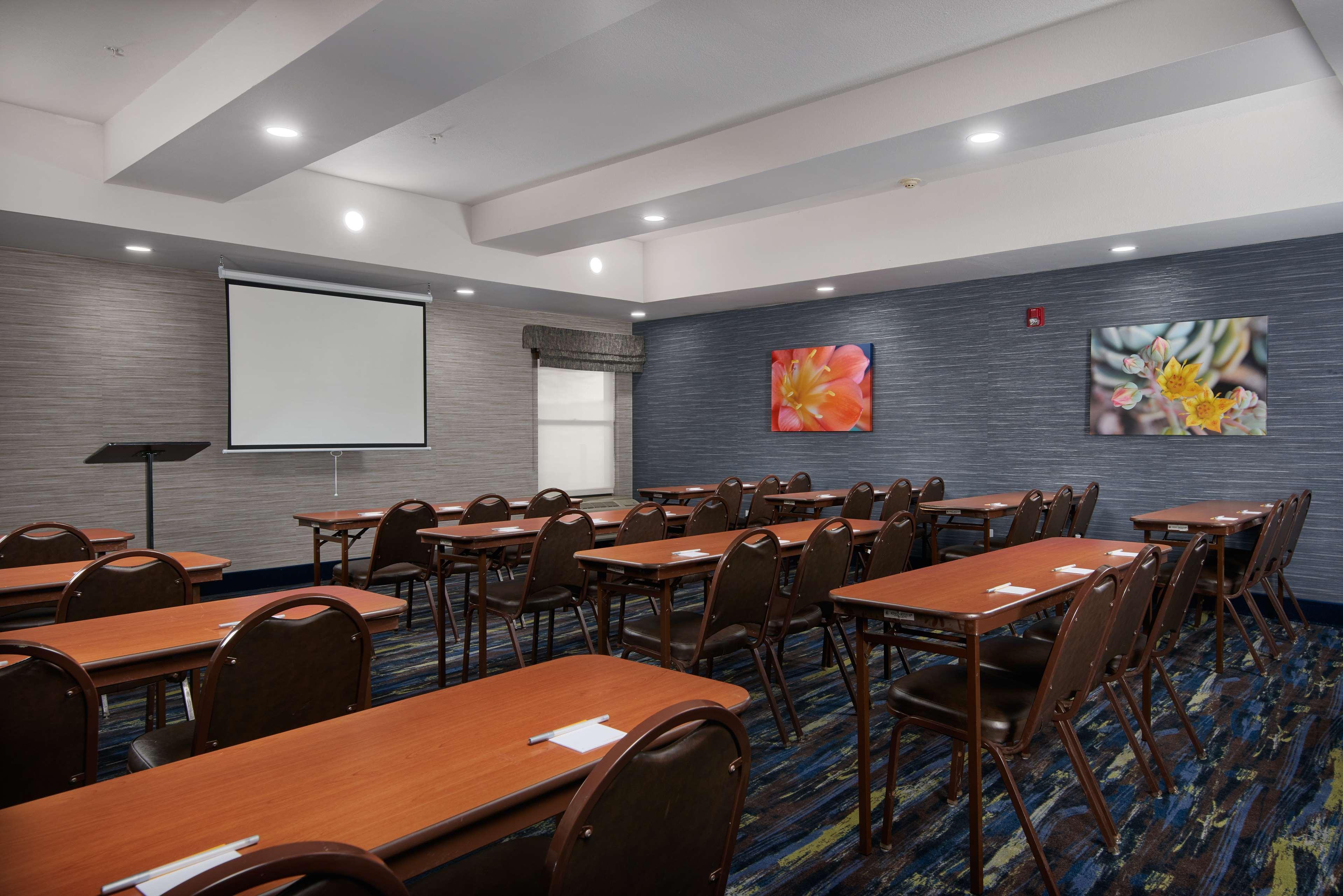 Hampton Inn Eagle Pass Exterior photo