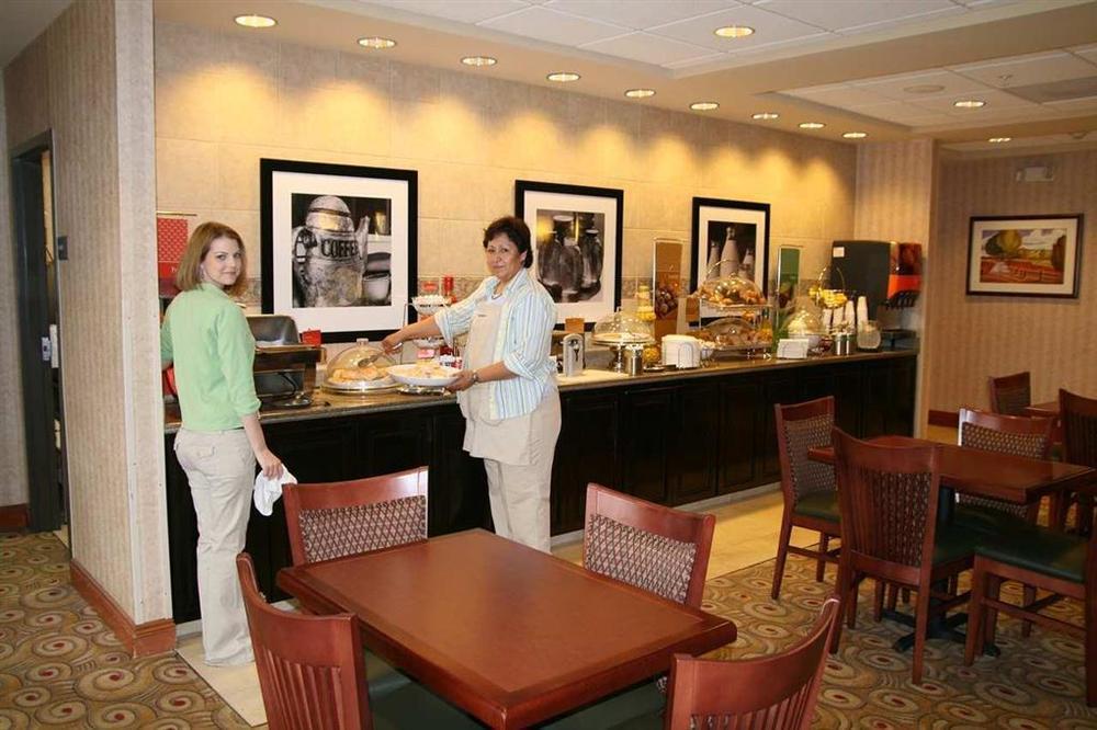 Hampton Inn Eagle Pass Restaurant photo